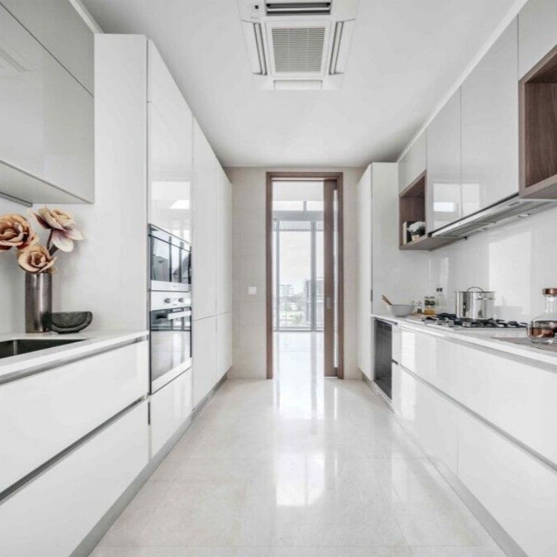Кухонный шкаф с белым лаком с дверной панелью из ПВХ и ящиком Blum