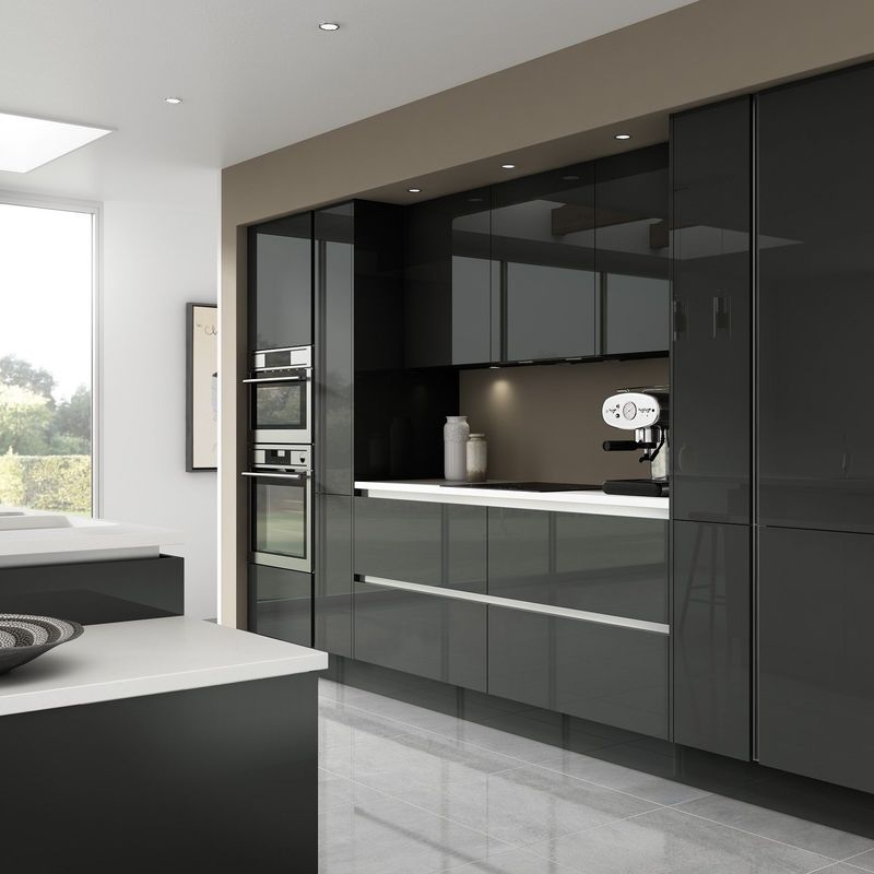 Blum Hardware Кухонный остров Шкаф с дверной панелью из твердого дерева в черном дизайне