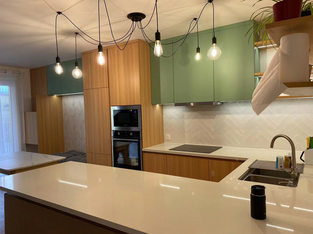 Доступные модульные кухонные шкафы с меламинной доской и аппаратным обеспечением Blum в Шри-Ланке