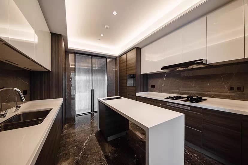 Доступные модульные кухонные шкафы с меламинной доской и аппаратным обеспечением Blum в Шри-Ланке